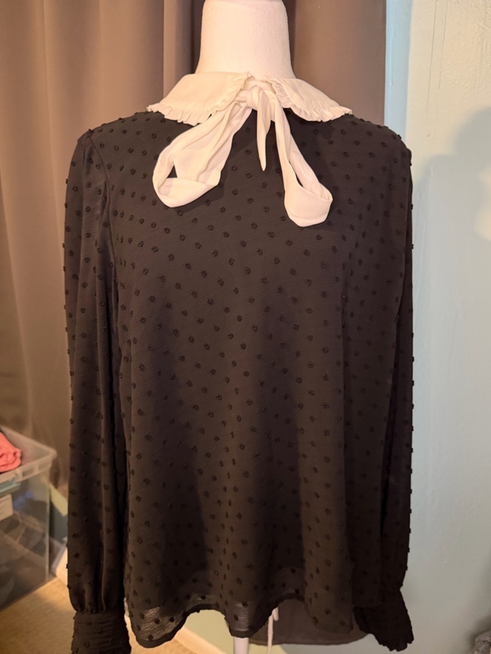 NWT CeCe Black Blouse with White Collar Accent, Large